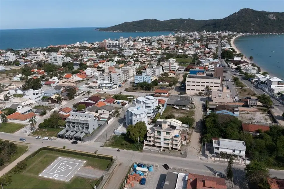 Casa à venda, 140m2 em Bombinhas - SC - imagem 26 Foto 26 de Casa à venda, 140m2 em Bombinhas - SC