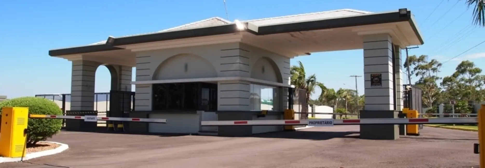 Casa de Condomínio com 5 quartos à venda, 596m2 em Capao Da Canoa - RS - imagem 1 Foto 1 de Casa de Condomínio com 5 quartos à venda, 596m2 em Capao Da Canoa - RS