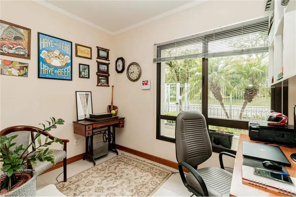 Foto 7 de Apartamento com 3 quartos à venda, 201m2 em Vila Ipiranga, Porto Alegre - RS