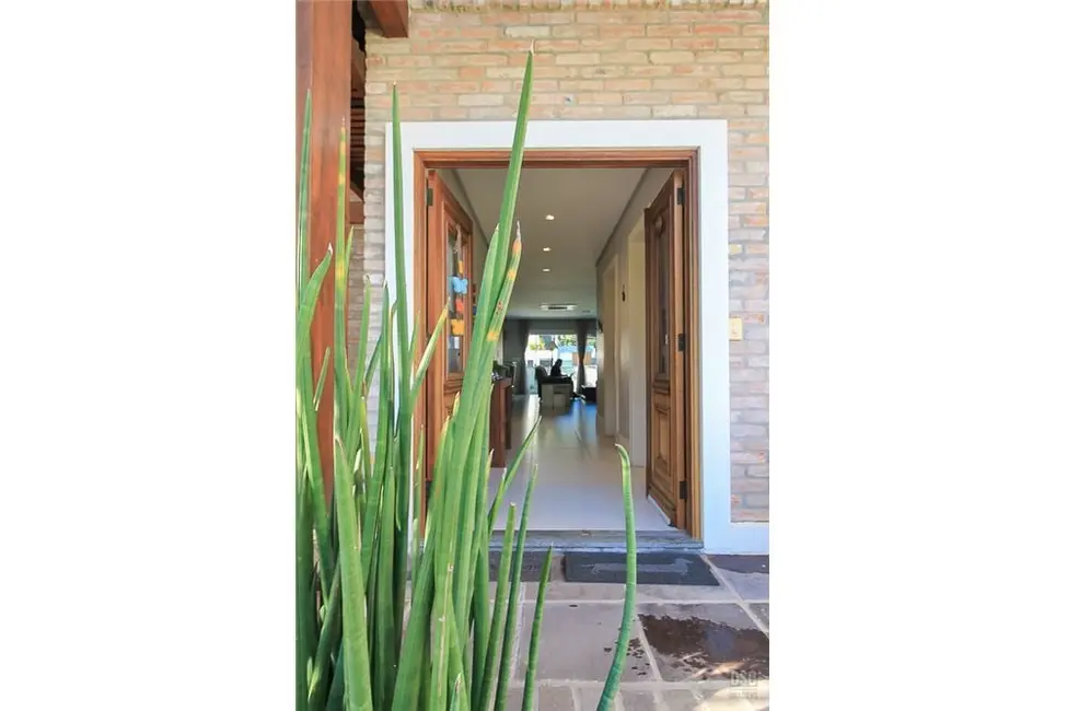 Foto 4 de Casa com 3 quartos à venda, 243m2 em Hípica, Porto Alegre - RS