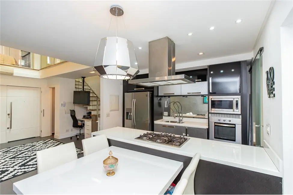 Foto 6 de Casa de Condomínio com 2 quartos à venda, 166m2 em Vila Sofia, São Paulo - SP