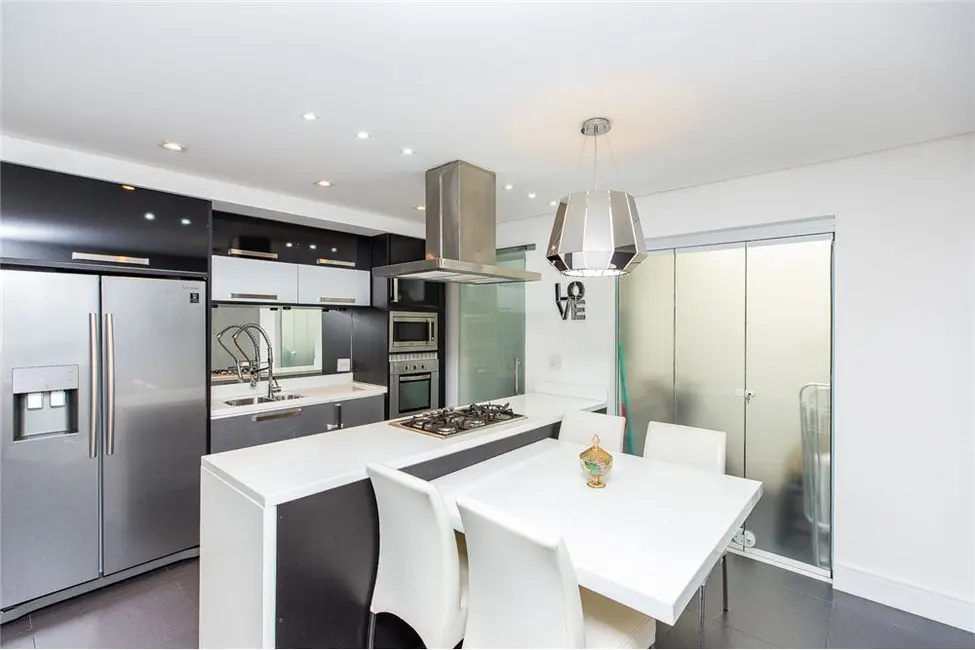 Foto 8 de Casa de Condomínio com 2 quartos à venda, 166m2 em Vila Sofia, São Paulo - SP