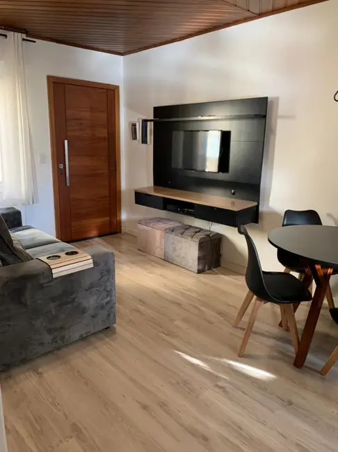 Foto 2 de Apartamento com 2 quartos à venda, 56m2 em Humaitá, Porto Alegre - RS