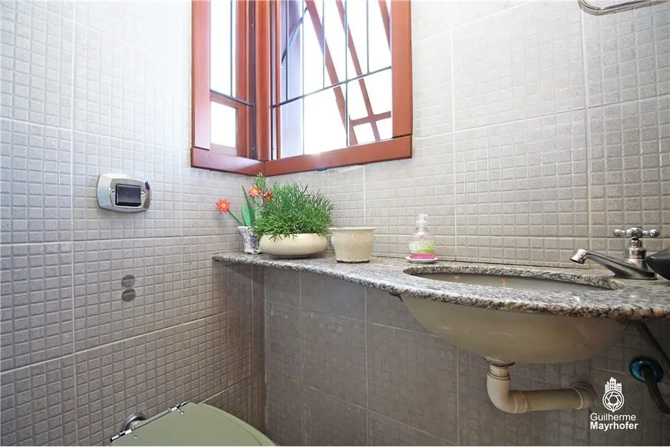 Casa com 5 quartos à venda, 275m2 em Glória, Porto Alegre - RS - imagem 8 Foto 8 de Casa com 5 quartos à venda, 275m2 em Glória, Porto Alegre - RS