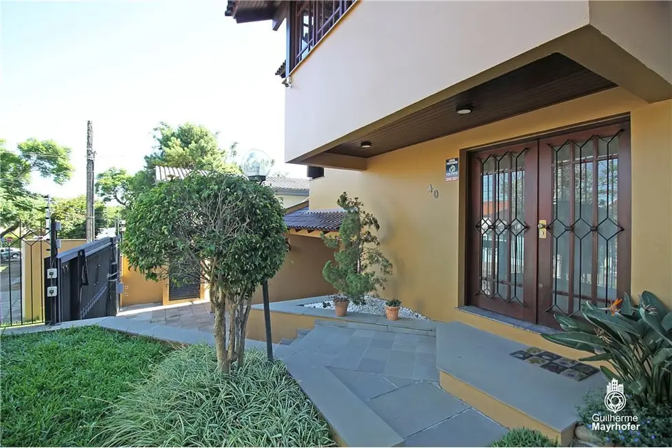 Casa com 5 quartos à venda, 275m2 em Glória, Porto Alegre - RS - imagem 3 Foto 3 de Casa com 5 quartos à venda, 275m2 em Glória, Porto Alegre - RS