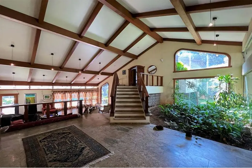 Casa com 5 quartos à venda, 981m2 em Parque Silvino Pereira, Cotia - SP - imagem 8 Foto 8 de Casa com 5 quartos à venda, 981m2 em Parque Silvino Pereira, Cotia - SP