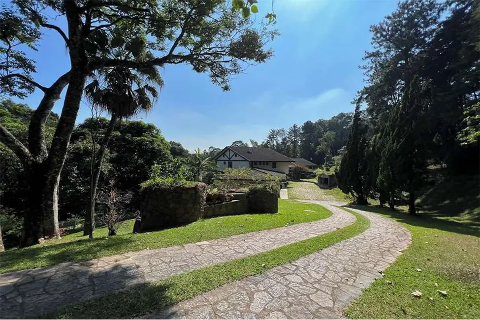 Casa com 5 quartos à venda, 981m2 em Parque Silvino Pereira, Cotia - SP - imagem 4 Foto 4 de Casa com 5 quartos à venda, 981m2 em Parque Silvino Pereira, Cotia - SP