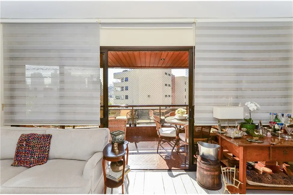 Foto 8 de Apartamento com 4 quartos à venda, 210m2 em Real Parque, São Paulo - SP