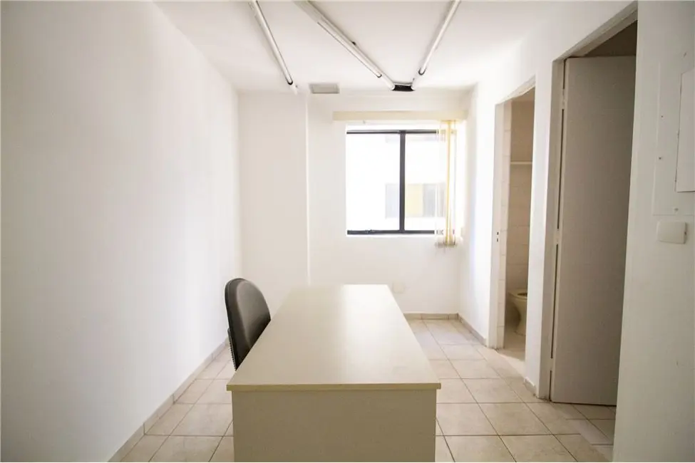 Sala Comercial à venda, 35m2 em Liberdade, São Paulo - SP - imagem 6 Foto 6 de Sala Comercial à venda, 35m2 em Liberdade, São Paulo - SP