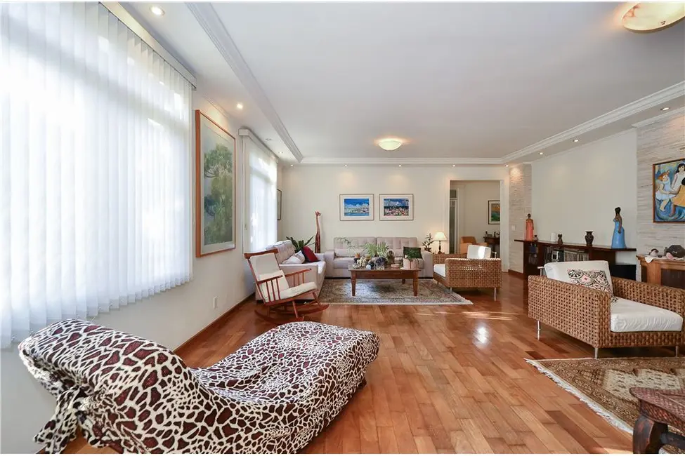 Apartamento com 3 quartos à venda, 191m2 em Higienópolis, São Paulo - SP - imagem 8 Foto 8 de Apartamento com 3 quartos à venda, 191m2 em Higienópolis, São Paulo - SP