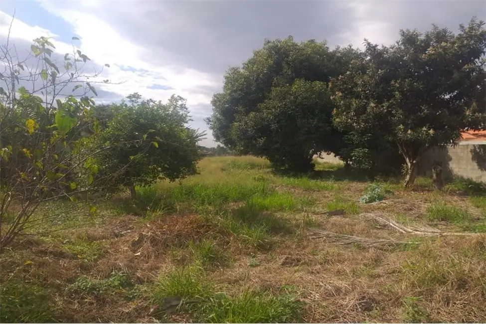 Foto 1 de Terreno / Lote à venda, 333m2 em Tremembe - SP