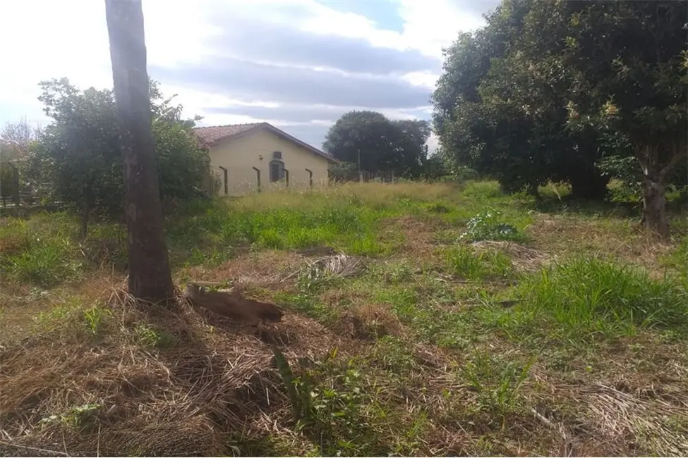 Foto 2 de Terreno / Lote à venda, 333m2 em Tremembe - SP
