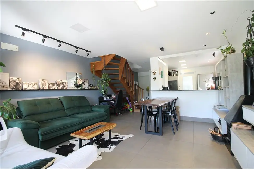 Casa com 3 quartos à venda, 112m2 em Agronomia, Porto Alegre - RS - imagem 1 Foto 1 de Casa com 3 quartos à venda, 112m2 em Agronomia, Porto Alegre - RS