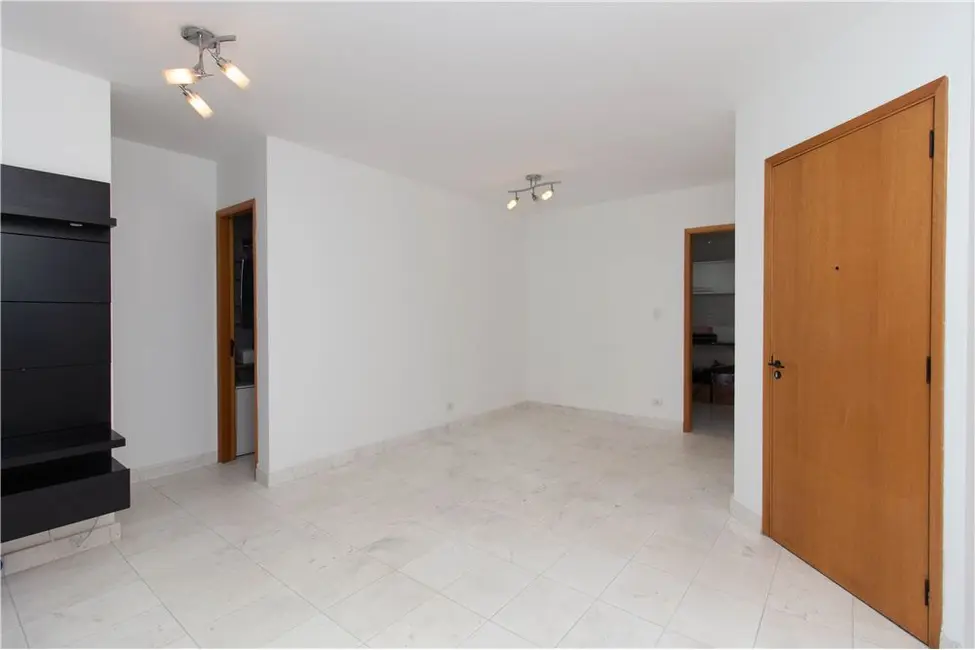 Apartamento com 3 quartos à venda, 93m2 em Moema, São Paulo - SP - imagem 3 Foto 3 de Apartamento com 3 quartos à venda, 93m2 em Moema, São Paulo - SP