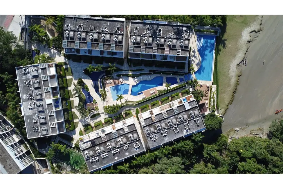 Casa de Condomínio com 5 quartos à venda, 421m2 em Balneário Praia do Pernambuco, Guaruja - SP - imagem 4 Foto 4 de Casa de Condomínio com 5 quartos à venda, 421m2 em Balneário Praia do Pernambuco, Guaruja - SP