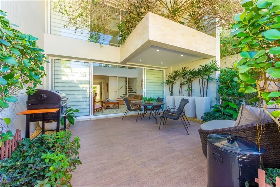 Casa de Condomínio com 5 quartos à venda, 421m2 em Balneário Praia do Pernambuco, Guaruja - SP - imagem 8 Foto 8 de Casa de Condomínio com 5 quartos à venda, 421m2 em Balneário Praia do Pernambuco, Guaruja - SP