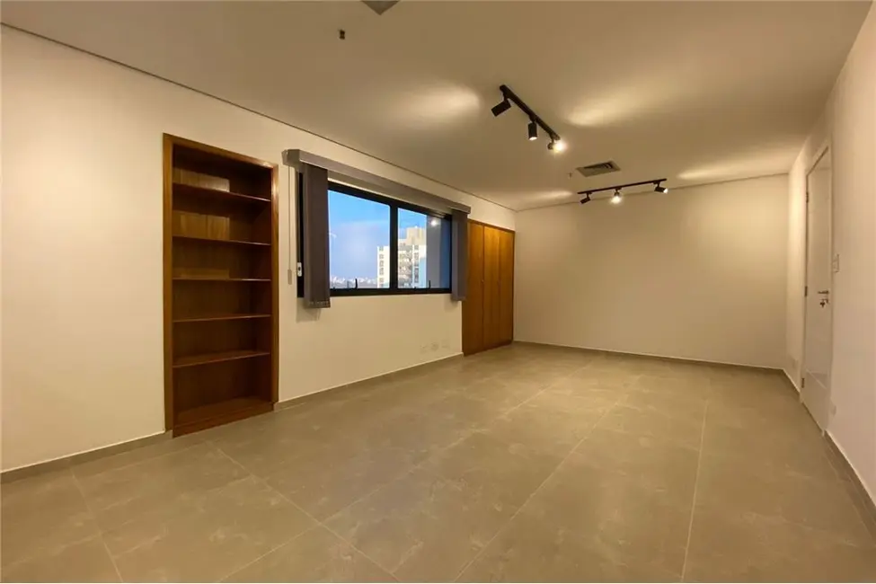 Sala Comercial à venda, 33m2 em Itaim Bibi, São Paulo - SP - imagem 2 Foto 2 de Sala Comercial à venda, 33m2 em Itaim Bibi, São Paulo - SP