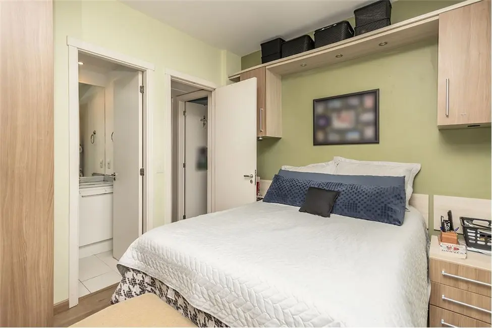 Apartamento com 3 quartos à venda, 66m2 em Santo Antônio, Porto Alegre - RS - imagem 8 Foto 8 de Apartamento com 3 quartos à venda, 66m2 em Santo Antônio, Porto Alegre - RS