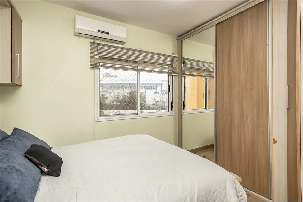 Apartamento com 3 quartos à venda, 66m2 em Santo Antônio, Porto Alegre - RS - imagem 7 Foto 7 de Apartamento com 3 quartos à venda, 66m2 em Santo Antônio, Porto Alegre - RS