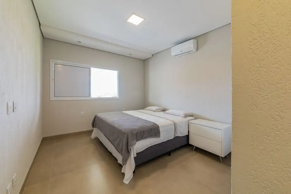 Casa de Condomínio com 4 quartos à venda, 300m2 em Village Santa Georgina, Franca - SP - imagem 5 Foto 5 de Casa de Condomínio com 4 quartos à venda, 300m2 em Village Santa Georgina, Franca - SP