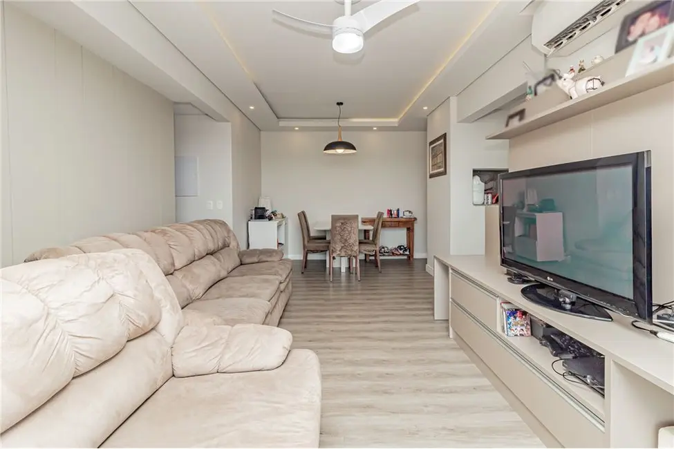 Apartamento com 3 quartos à venda, 81m2 em Passo da Areia, Porto Alegre - RS - imagem 4 Foto 4 de Apartamento com 3 quartos à venda, 81m2 em Passo da Areia, Porto Alegre - RS