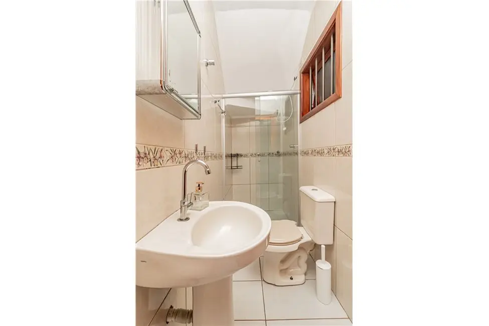 Casa à venda, 161m2 em Jardim Lindóia, Porto Alegre - RS - imagem 8 Foto 8 de Casa à venda, 161m2 em Jardim Lindóia, Porto Alegre - RS