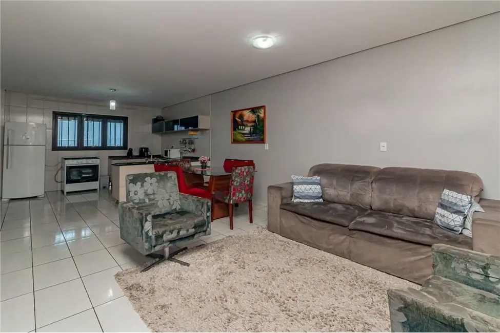 Casa à venda, 161m2 em Jardim Lindóia, Porto Alegre - RS - imagem 3 Foto 3 de Casa à venda, 161m2 em Jardim Lindóia, Porto Alegre - RS