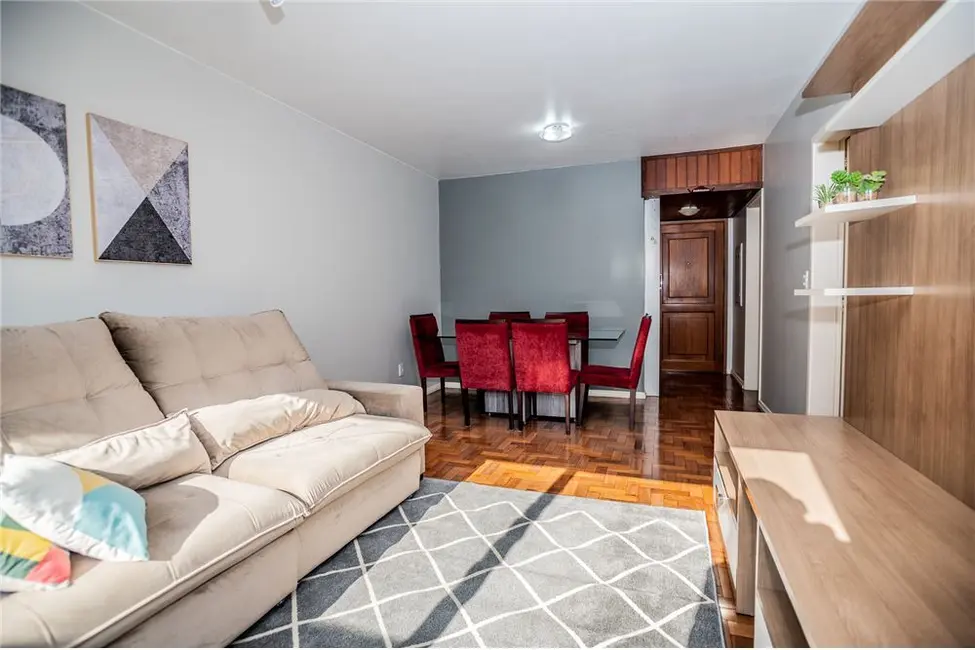 Apartamento com 3 quartos à venda, 95m2 em Centro Histórico, Porto Alegre - RS - imagem 6 Foto 6 de Apartamento com 3 quartos à venda, 95m2 em Centro Histórico, Porto Alegre - RS