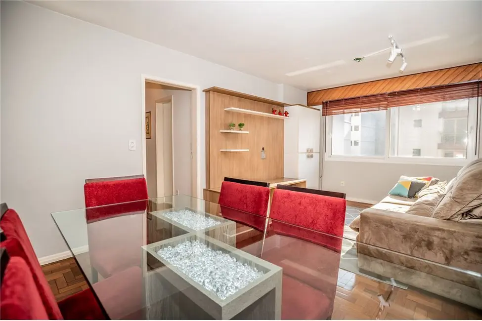 Apartamento com 3 quartos à venda, 95m2 em Centro Histórico, Porto Alegre - RS - imagem 7 Foto 7 de Apartamento com 3 quartos à venda, 95m2 em Centro Histórico, Porto Alegre - RS