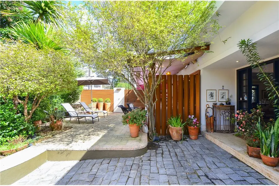 Casa com 3 quartos à venda, 300m2 em Butantã, São Paulo - SP - imagem 3 Foto 3 de Casa com 3 quartos à venda, 300m2 em Butantã, São Paulo - SP