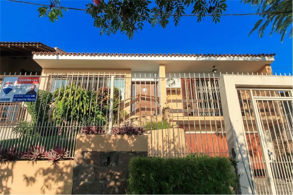 Foto 1 de Casa com 4 quartos à venda, 212m2 em Nonoai, Porto Alegre - RS