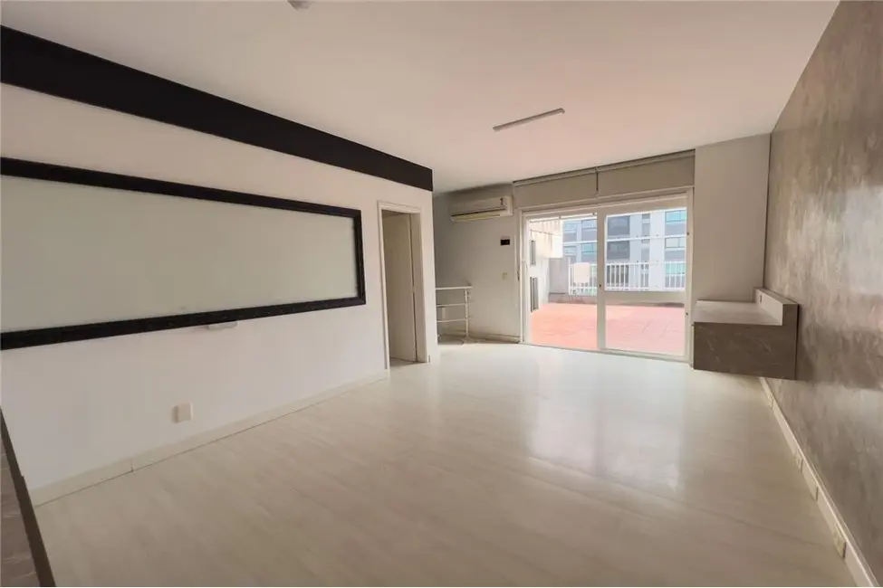 Foto 3 de Sala Comercial à venda, 113m2 em Rio Branco, Porto Alegre - RS