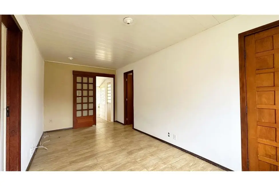 Casa com 3 quartos à venda, 89m2 em Partenon, Porto Alegre - RS - imagem 3 Foto 3 de Casa com 3 quartos à venda, 89m2 em Partenon, Porto Alegre - RS