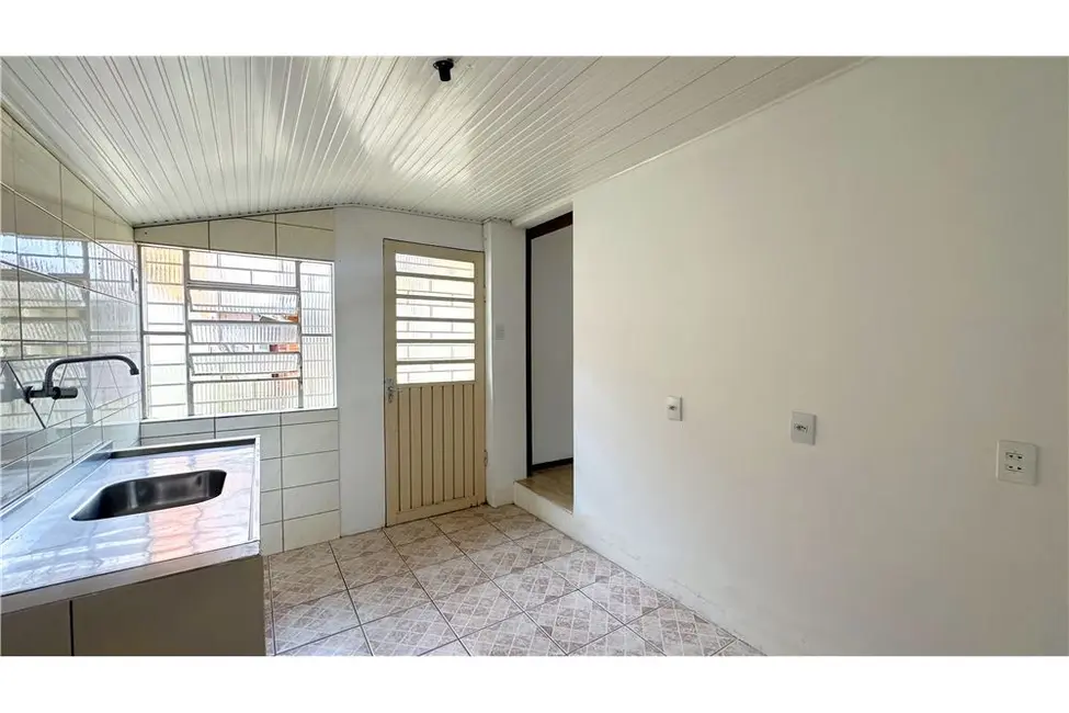 Casa com 3 quartos à venda, 89m2 em Partenon, Porto Alegre - RS - imagem 9 Foto 9 de Casa com 3 quartos à venda, 89m2 em Partenon, Porto Alegre - RS