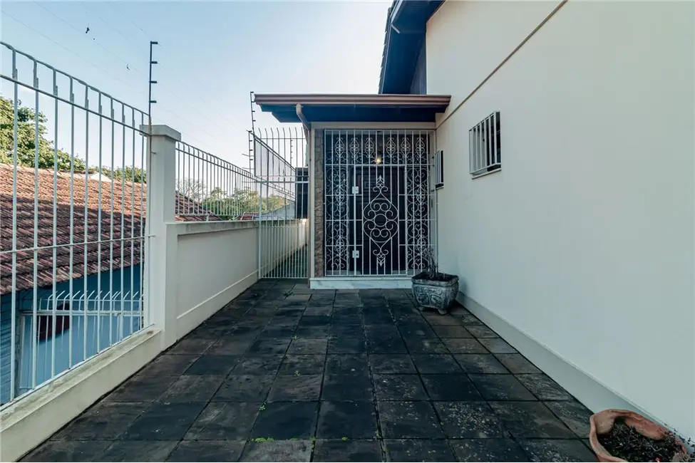 Foto 6 de Casa com 4 quartos à venda, 214m2 em Jardim do Salso, Porto Alegre - RS