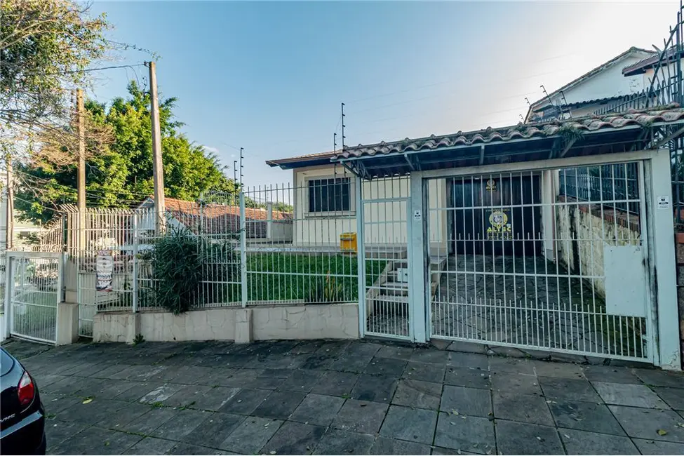 Foto 1 de Casa com 4 quartos à venda, 214m2 em Jardim do Salso, Porto Alegre - RS