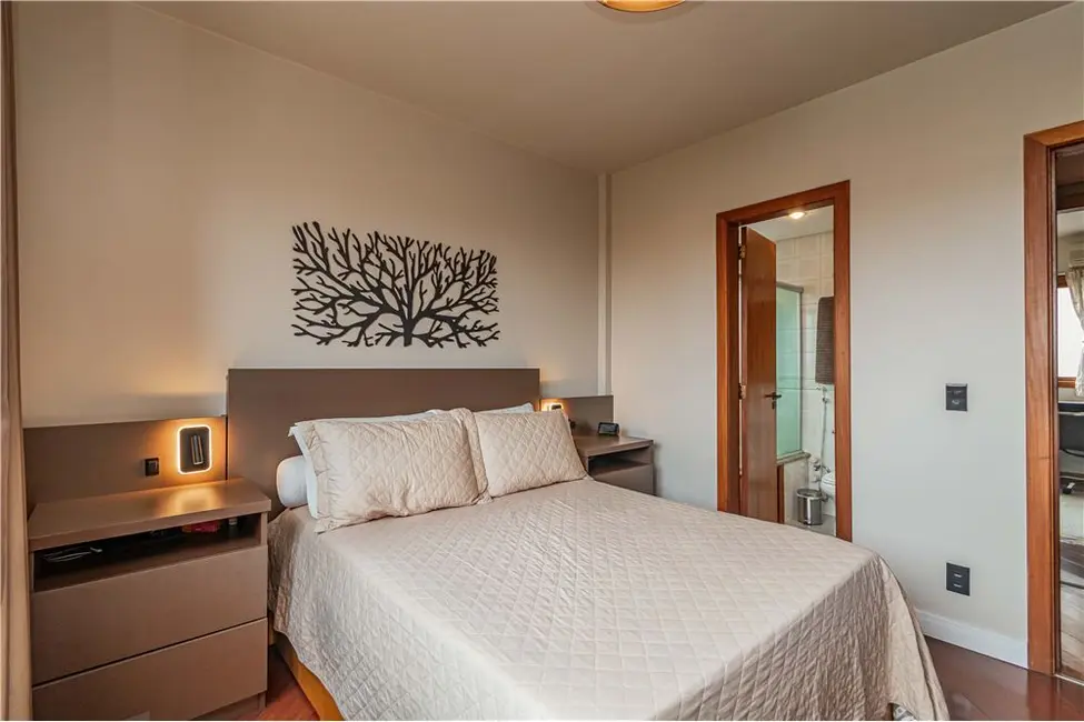 Foto 9 de Apartamento com 2 quartos à venda, 92m2 em Vila Jardim, Porto Alegre - RS