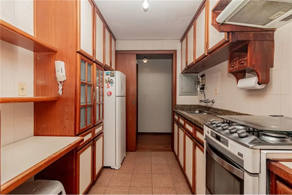 Apartamento com 3 quartos à venda, 123m2 em Petrópolis, Porto Alegre - RS - imagem 9 Foto 9 de Apartamento com 3 quartos à venda, 123m2 em Petrópolis, Porto Alegre - RS