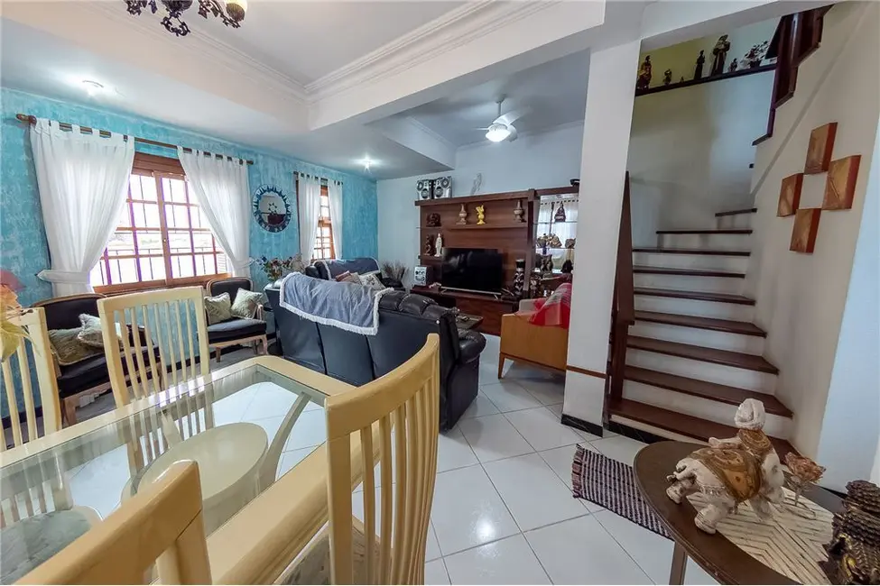 Casa com 4 quartos à venda, 300m2 em Teresópolis, Porto Alegre - RS - imagem 6 Foto 6 de Casa com 4 quartos à venda, 300m2 em Teresópolis, Porto Alegre - RS