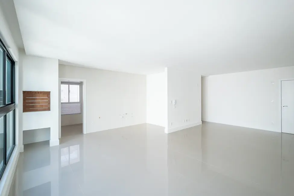 Apartamento com 3 quartos à venda, 116m2 em Centro, Balneario Camboriu - SC - imagem 3 Foto 3 de Apartamento com 3 quartos à venda, 116m2 em Centro, Balneario Camboriu - SC