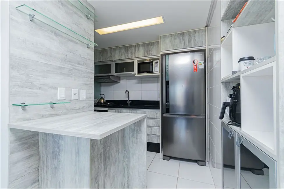 Apartamento com 3 quartos à venda, 78m2 em Passo da Areia, Porto Alegre - RS - imagem 6 Foto 6 de Apartamento com 3 quartos à venda, 78m2 em Passo da Areia, Porto Alegre - RS