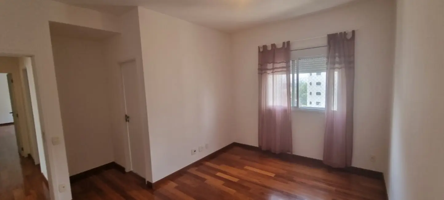 Apartamento com 3 quartos à venda, 195m2 em Vila Sofia, São Paulo - SP - imagem 7 Foto 7 de Apartamento com 3 quartos à venda, 195m2 em Vila Sofia, São Paulo - SP