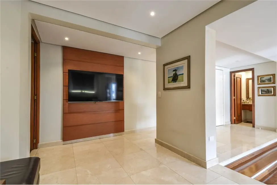 Apartamento com 3 quartos à venda, 193m2 em Moema, São Paulo - SP - imagem 8 Foto 8 de Apartamento com 3 quartos à venda, 193m2 em Moema, São Paulo - SP