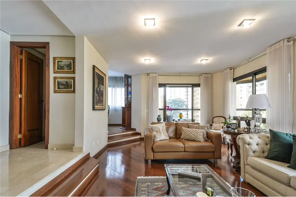 Apartamento com 3 quartos à venda, 193m2 em Moema, São Paulo - SP - imagem 4 Foto 4 de Apartamento com 3 quartos à venda, 193m2 em Moema, São Paulo - SP