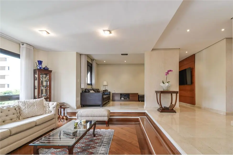 Foto 2 de Apartamento com 3 quartos à venda, 193m2 em Moema, São Paulo - SP