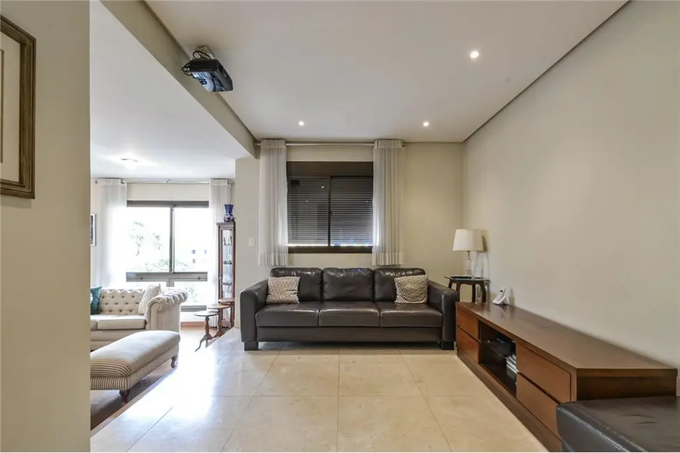 Apartamento com 3 quartos à venda, 193m2 em Moema, São Paulo - SP - imagem 7 Foto 7 de Apartamento com 3 quartos à venda, 193m2 em Moema, São Paulo - SP