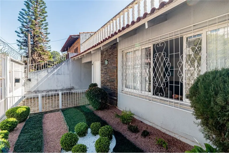 Casa com 3 quartos à venda, 201m2 em Jardim Sabará, Porto Alegre - RS - imagem 1 Foto 1 de Casa com 3 quartos à venda, 201m2 em Jardim Sabará, Porto Alegre - RS