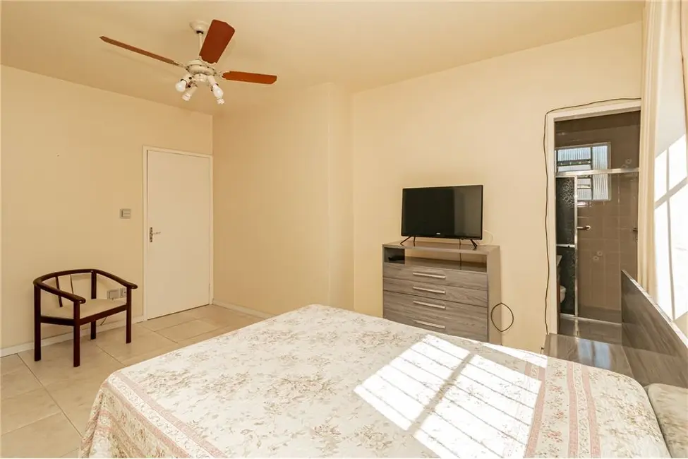 Foto 20 de Casa com 3 quartos à venda, 201m2 em Jardim Sabará, Porto Alegre - RS