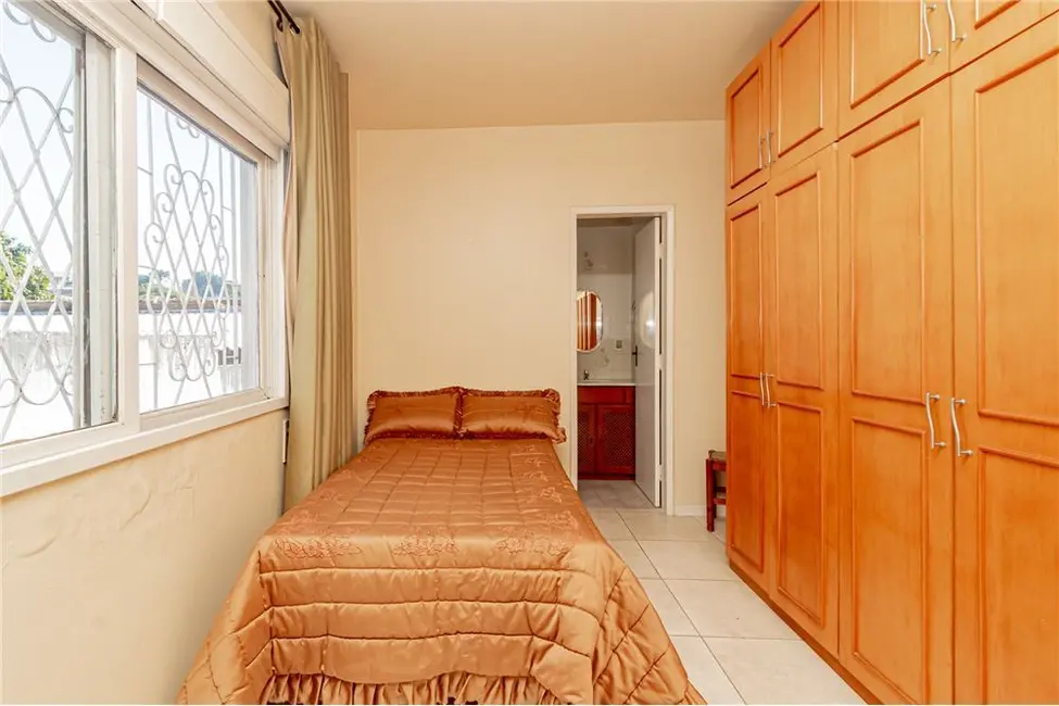 Foto 16 de Casa com 3 quartos à venda, 201m2 em Jardim Sabará, Porto Alegre - RS