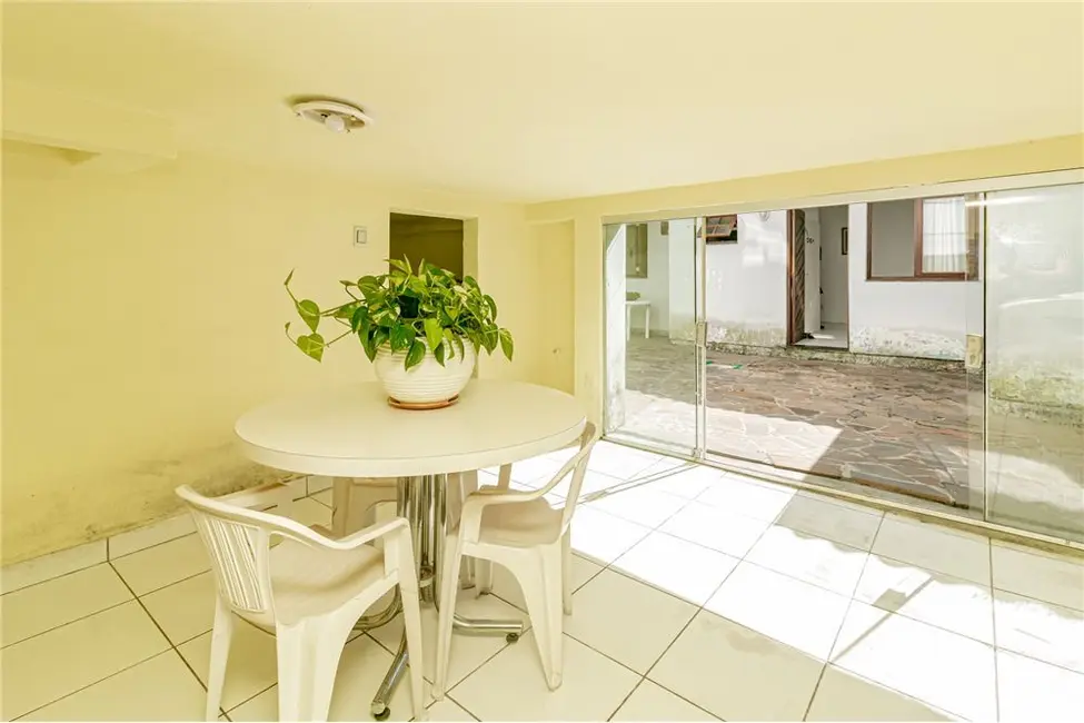 Foto 30 de Casa com 3 quartos à venda, 201m2 em Jardim Sabará, Porto Alegre - RS